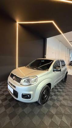 FIAT UNO 1.0 EVO ATTRACTIVE 8V FLEX 4P MANUAL FIAT UNO 1.0 EVO ATTRACTIVE 8V FLEX 4P MANUAL